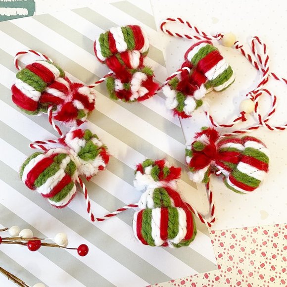 Handmade Winter Mini Knit Beanie Hat Christmas Garland Christmas Decorations - Picture 4 of 5